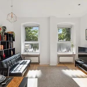 bright-3-room-apartment-near-prenzlauer-berg.find-berlin-hotels.com/